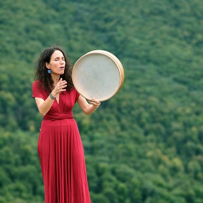 nuriacerveracantando